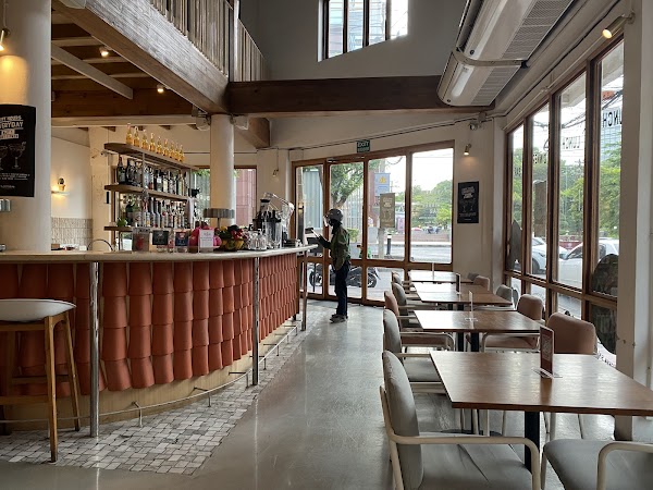 The Spotted Pig (Saladaeng Soi 1) 5