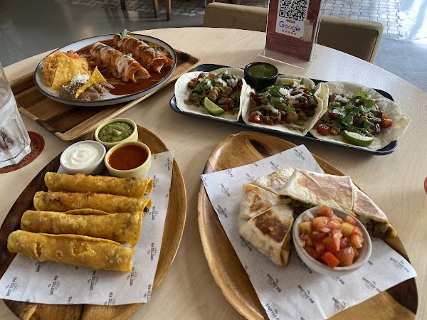 The Spotted Pig (Saladaeng Soi 1) 2