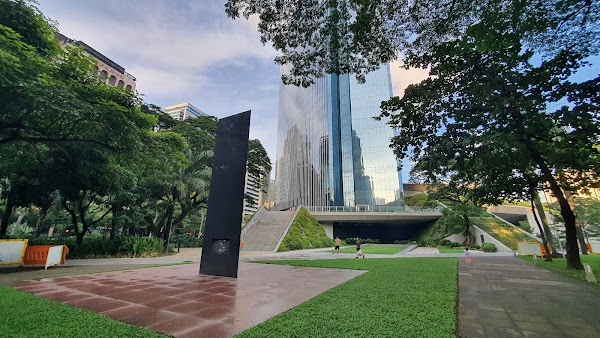 Ayala Triangle Gardens 6