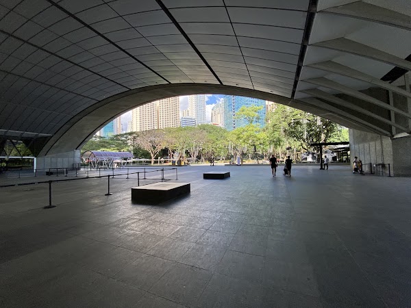 Ayala Triangle Gardens 5