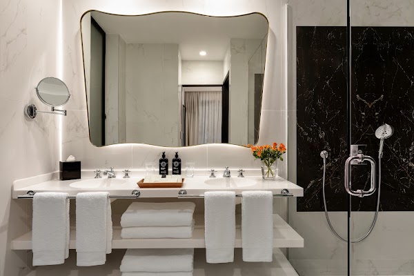 The Chemists’ Club Hotel 2