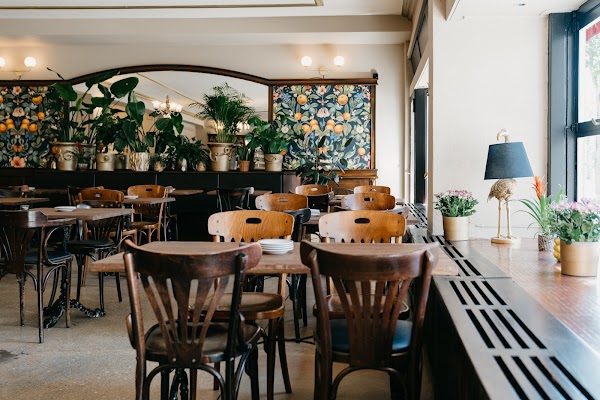 Lou's Comfort Food - Restaurant & Bar 1