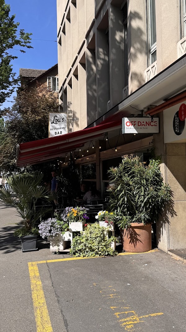 Lou's Comfort Food - Restaurant & Bar 2