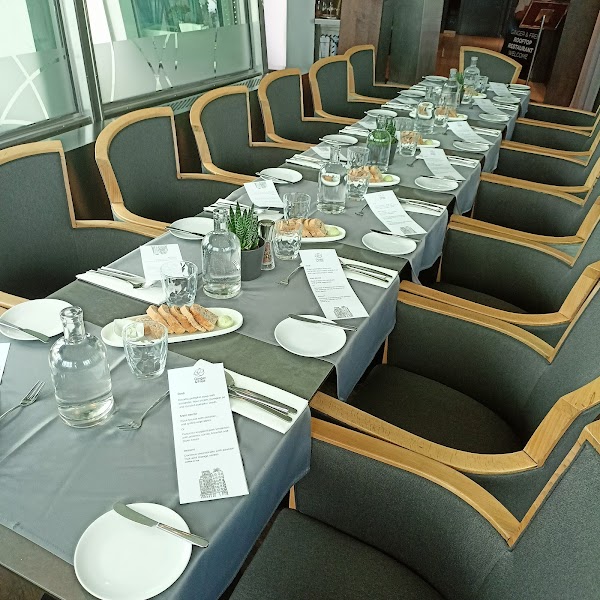 Tančící dům - Ginger & Fred Restaurant 3