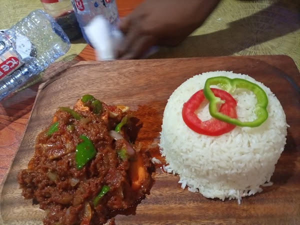 Mayford Locals & Cocktail 4