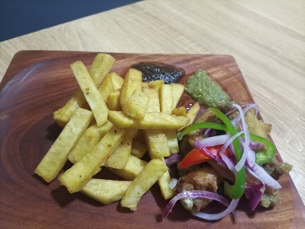 Mayford Locals & Cocktail 2