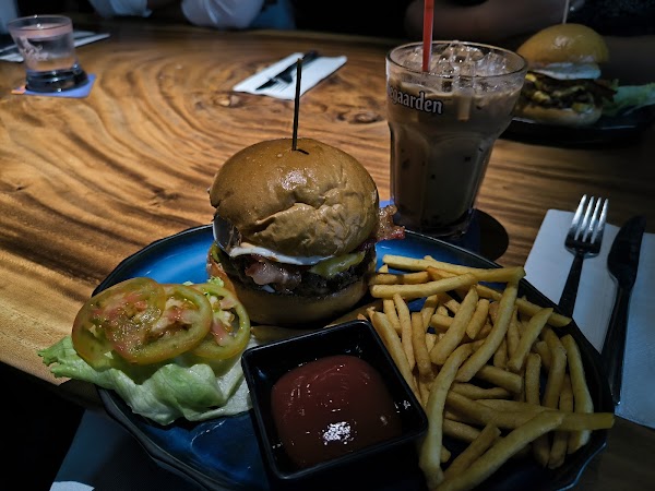 Digby's Phnom Penh 3