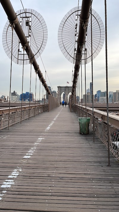 Brooklyn Bridge Promenade 1