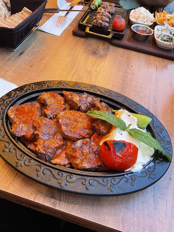 Mivan Restaurant & Cafe 3