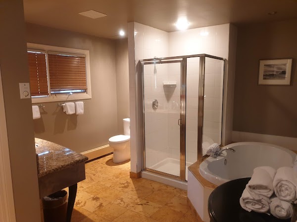 Emerald Lake Lodge 3