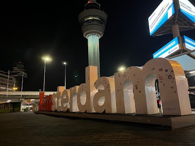 Iconic "LOVE" Landmarks Around the Globe 15