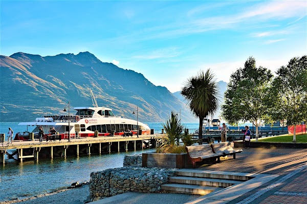 Southern Discoveries - Queenstown Visitor Centre 4