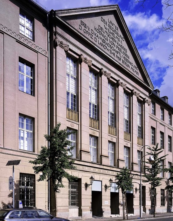 Helmut Newton Foundation