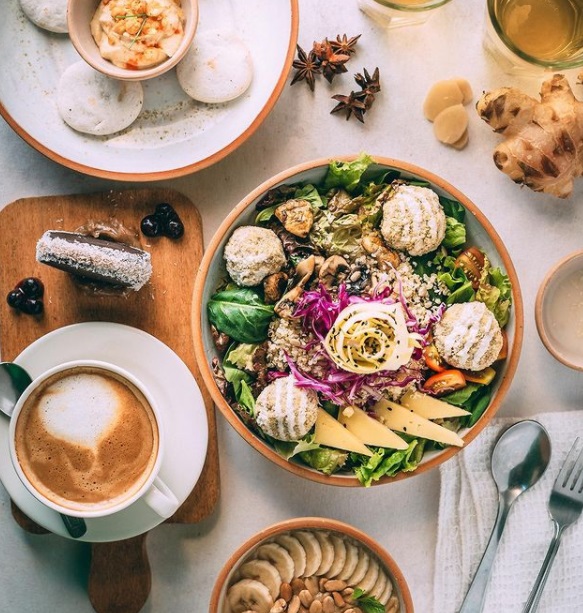 Eggs & Greens Café 3