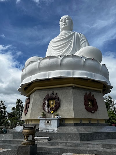 Long Son Pagoda 2