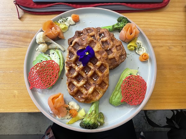 Gemini Cafe & Eatery 4