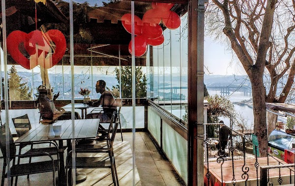 Aziyade Restaurant 4