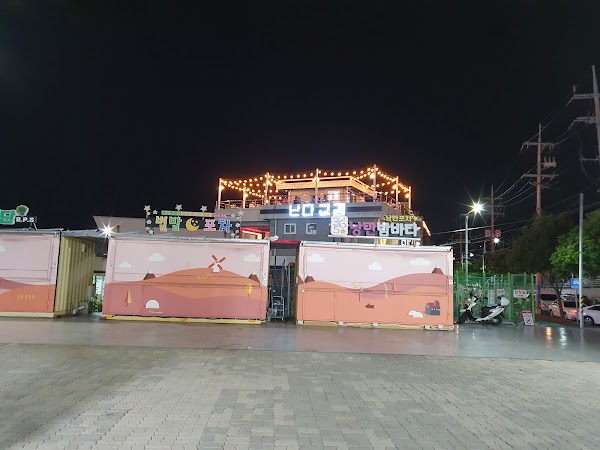 Yeosu romantic carriage street 3