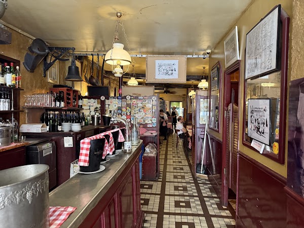 La Tour Montlhéry - Chez Denise 4