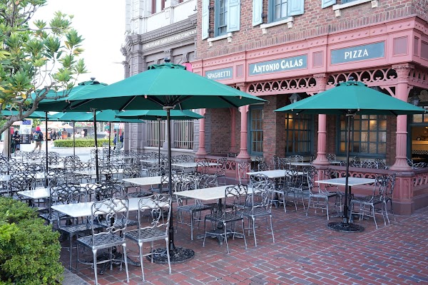 Louie's N.Y. Pizza Parlor