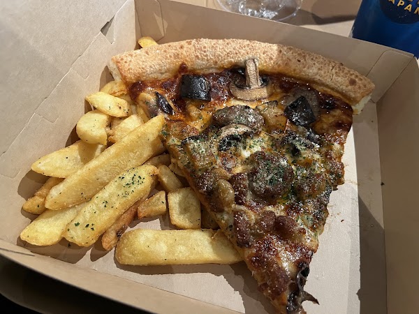 Louie's N.Y. Pizza Parlor 4