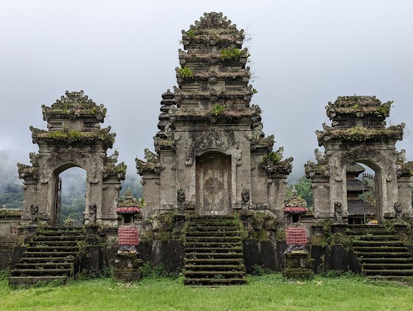 Pura Ulun Danu Tamblingan