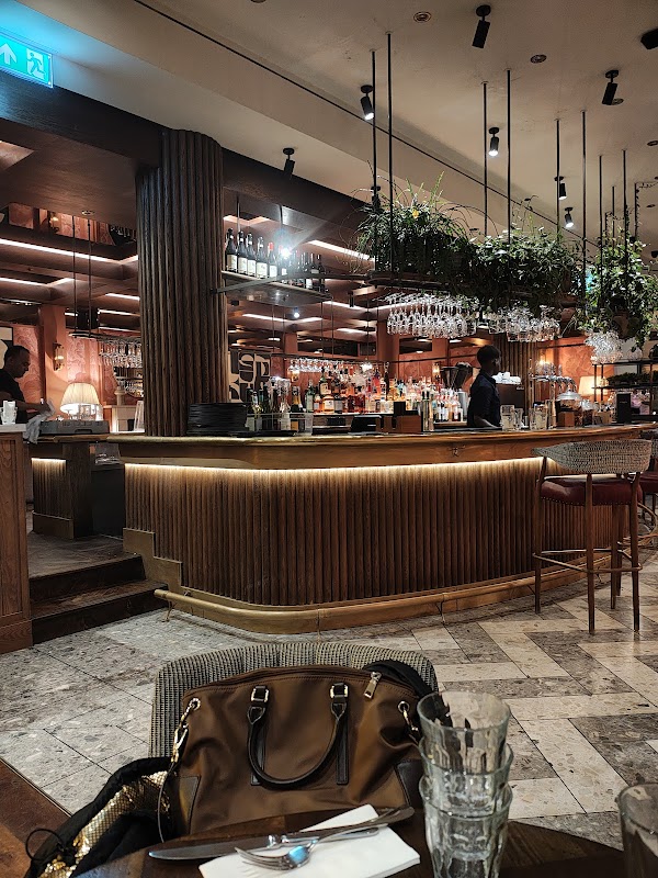 Coppa Club Tower Bridge 6