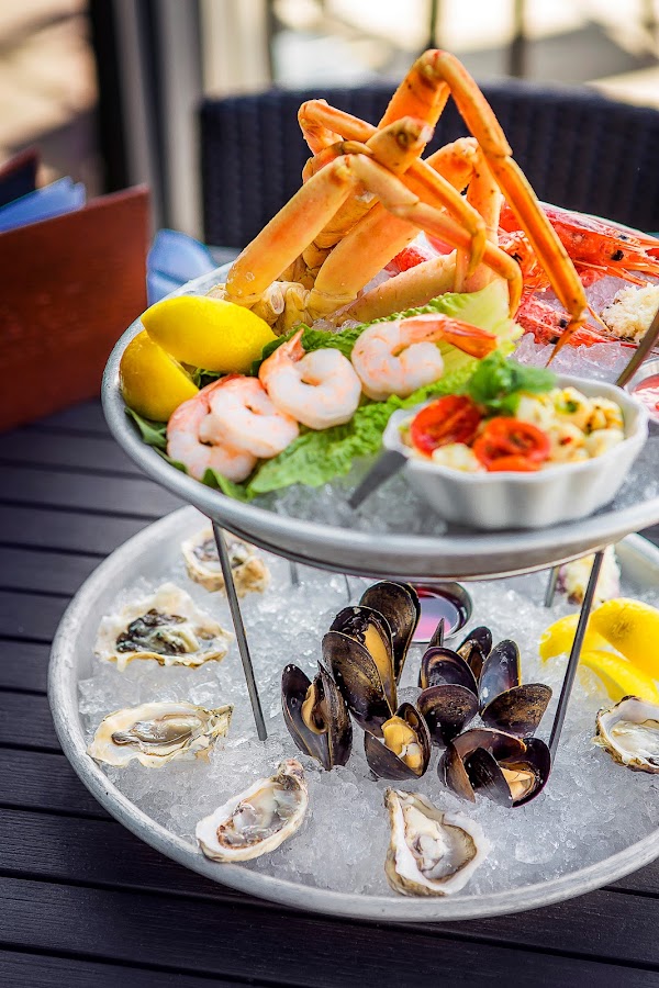 PIER 7 Restaurant + Bar 4