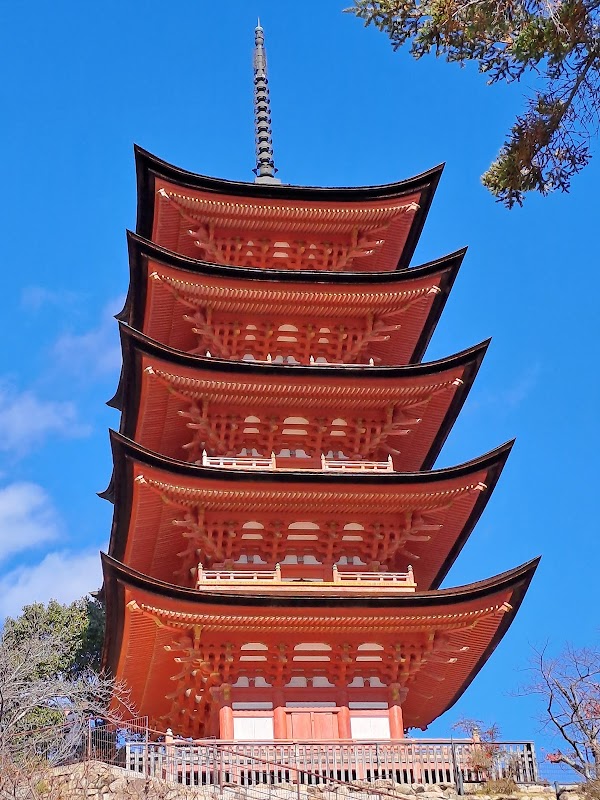 Toyokuni Shrine Five-Story Pagoda 1