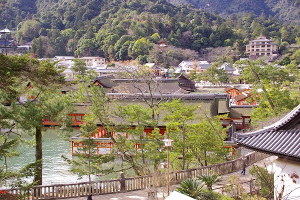 Toyokuni Shrine Five-Story Pagoda 6