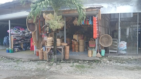 Yool's Souvenir shop