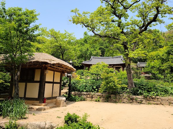 Baekundong Byeolseo Garden 5