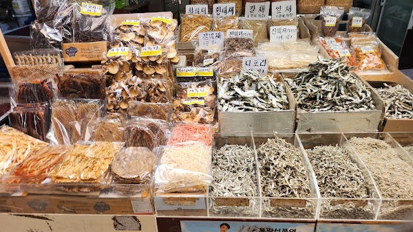 Dongmun Traditional Market 6