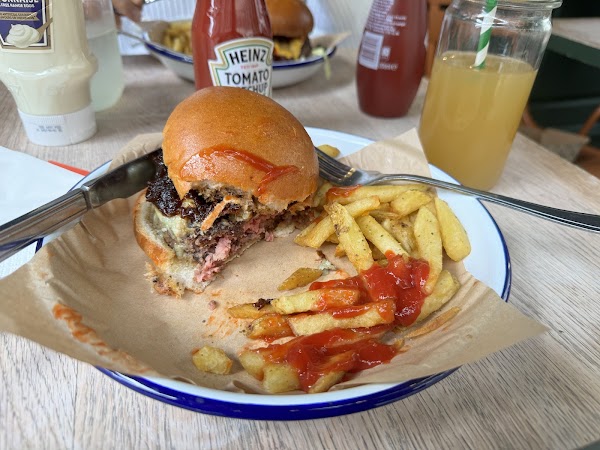 Honest Burgers Meard Street - Soho 4