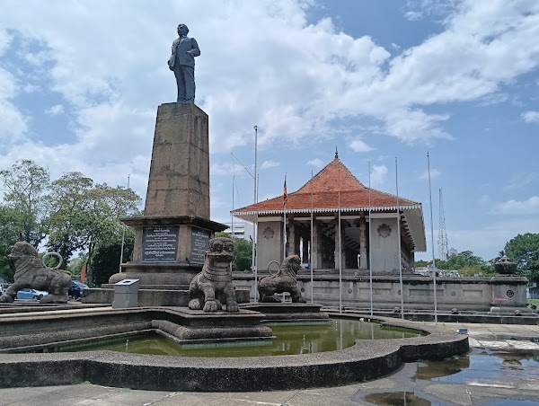 Independence Square 5