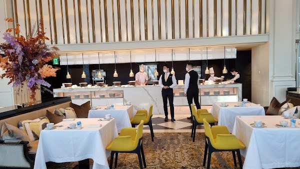 STAY Modern Restaurant by Yannick Alleno 1