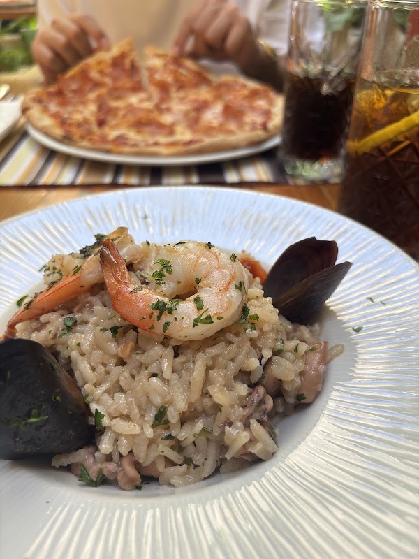 Coogi's Restaurant & Tea Garden 4