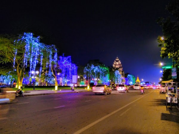 Independence Monument 2