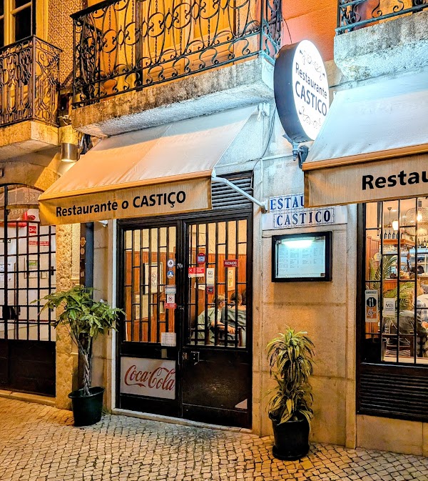 O castico restaurant 5