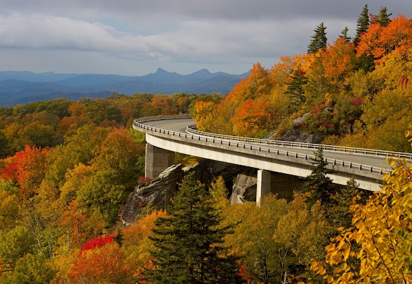 Linn Cove Viaduct 1