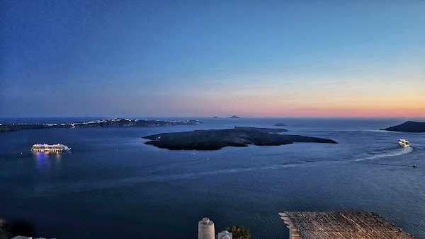 Imerovigli viewpoint 4