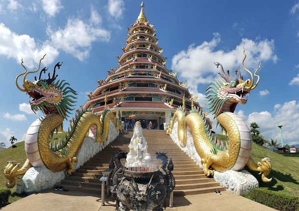 Wat Huay Pla Kang: Goddess of Mercy Chiang Rai 1