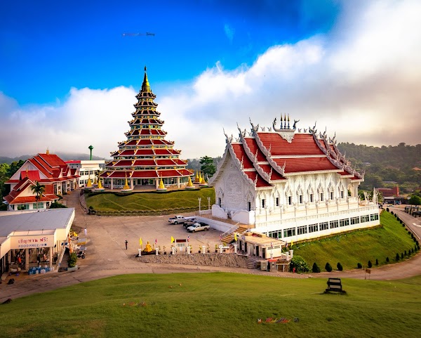 Wat Huay Pla Kang: Goddess of Mercy Chiang Rai 4