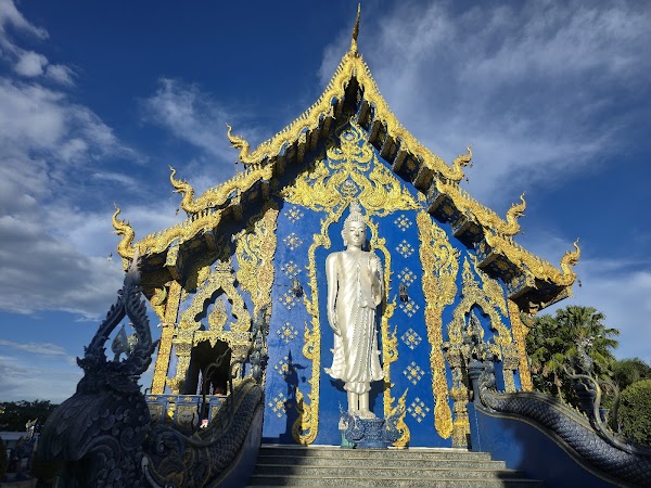Wat Rong Suea Ten (Blue Temple) 1