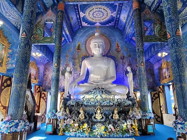 Wat Rong Suea Ten (Blue Temple) 6