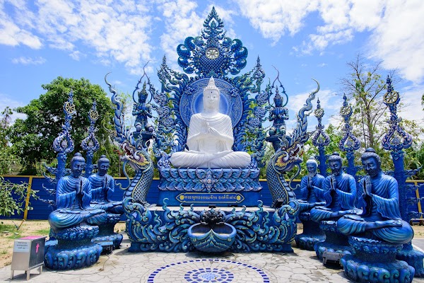 Wat Rong Suea Ten (Blue Temple) 3