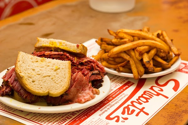 Schwartz's Deli 5