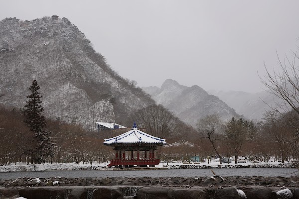 Uhwajeong Pavilion 3