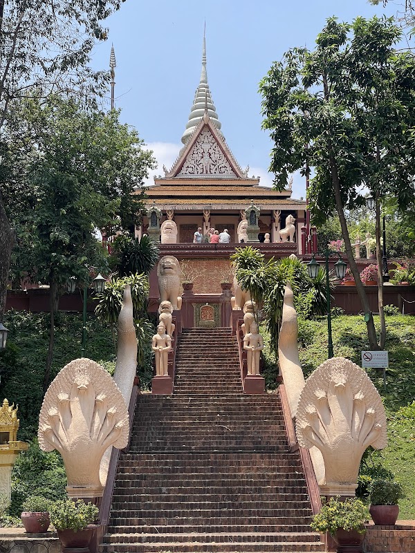 Wat Phnom Daun Penh 6