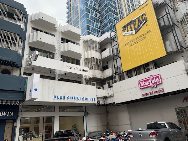 Breakfast Story Phloen Chit